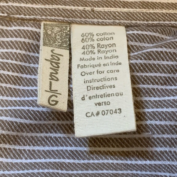 Striped Collared Blouse - Picture 4 of 4